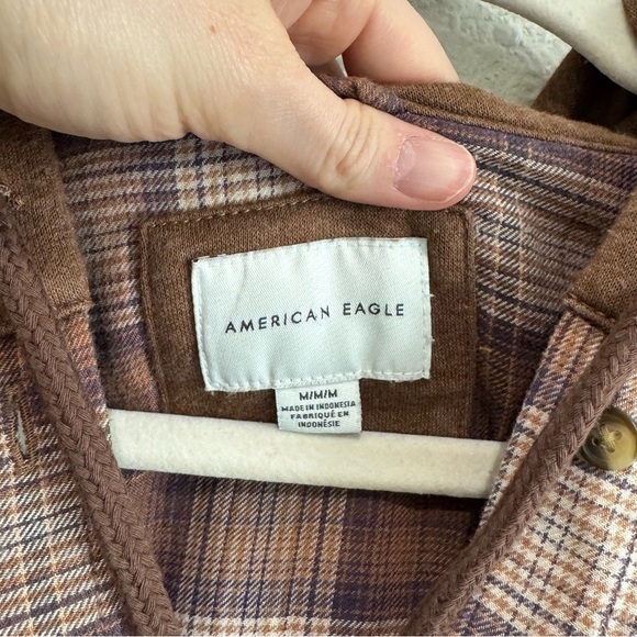 American Eagle Womens Medium Button Down Plaid Brown Shacket Distressed Fall - Picture 3 of 9